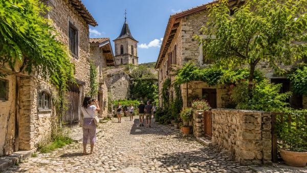 Comment profiter pleinement de votre visite à Pérouges, cité médiévale