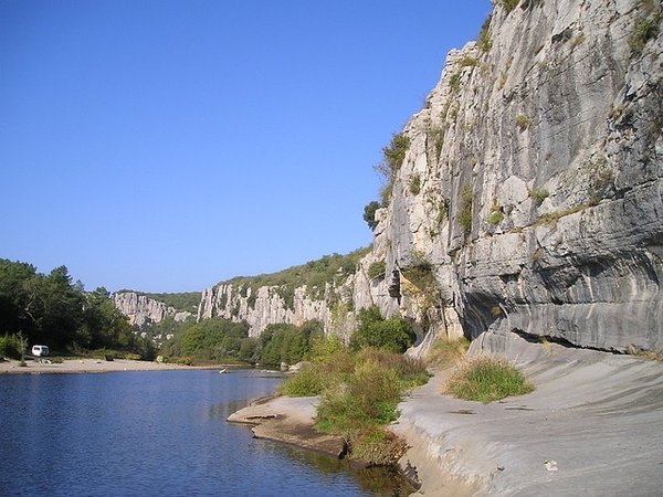 Top 10 des Meilleurs Campings avec Location de Mobil-Home en Ardèche Sud : Votre guide ultime pour des vacances de rêve