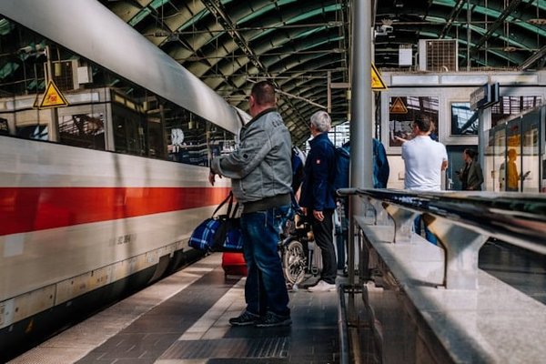 Votre Guide Complet pour la Consigne à Bagage à la Gare Saint-Lazare de Paris