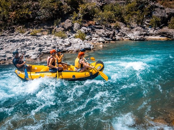 Découvrez les meilleurs spots pour faire du canoë sur l'Ardèche